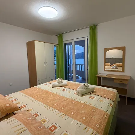 Apartment 6 Majba